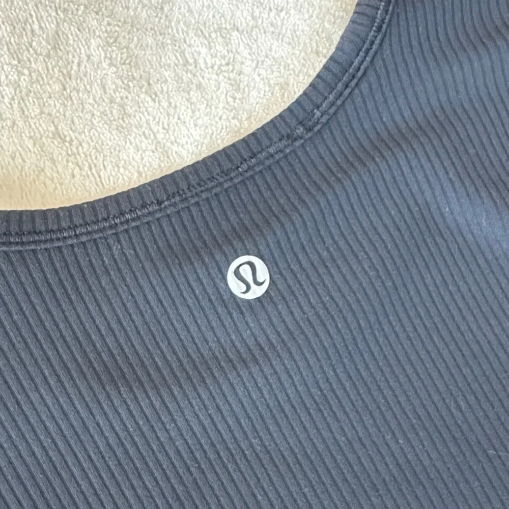 Lululemon Black Long-Sleeve Ribbed Crewneck Top - Picture 2 of 6